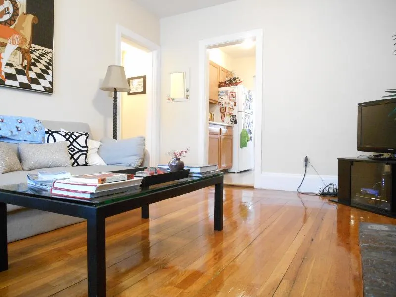 4 bed, 2 bath apartment for rent at 146 Chiswick Rd Unit 8, Brighton — photo 3 of 28