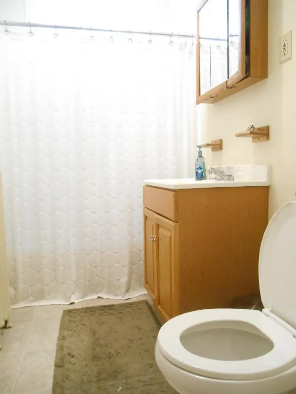 4 bed, 2 bath apartment for rent at 146 Chiswick Rd Unit 8, Brighton — photo 25 of 28