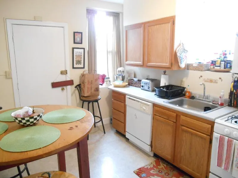 4 bed, 2 bath apartment for rent at 146 Chiswick Rd Unit 8, Brighton — photo 7 of 28