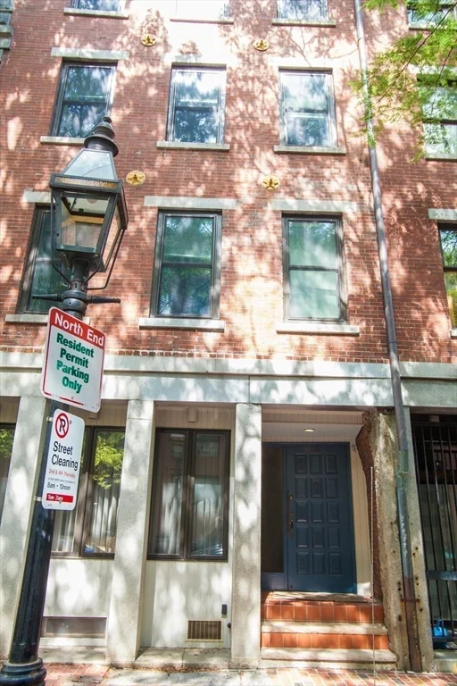 2 bed, 1 bath apartment for rent at 146 Commercial St Unit 4, North End — photo 17 of 20