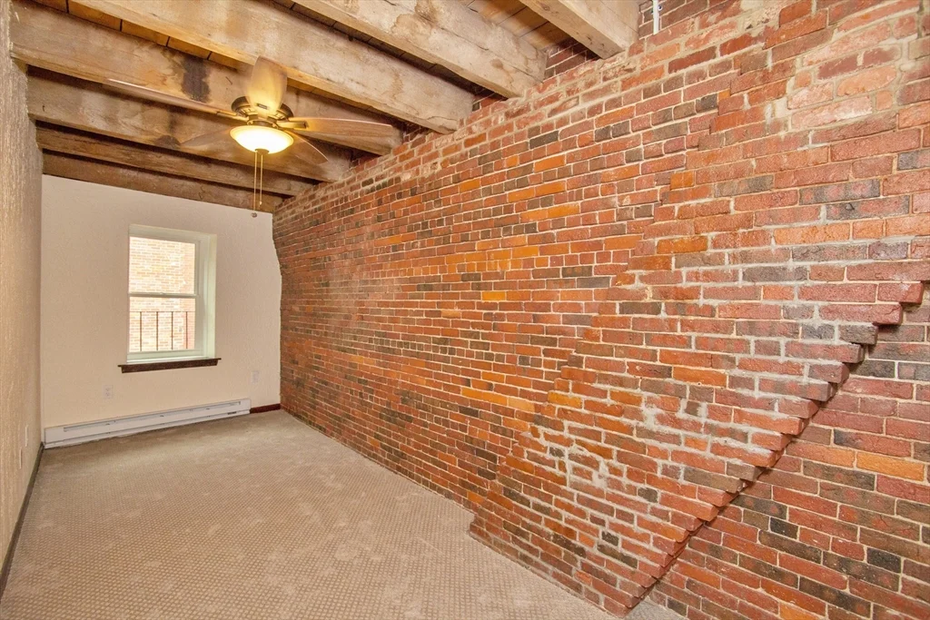 2 bed, 1 bath apartment for rent at 146 Commercial St Unit 4, North End — photo 9 of 16