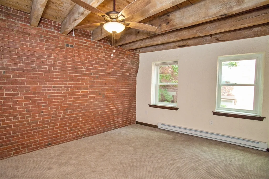 2 bed, 1 bath apartment for rent at 146 Commercial St Unit 4, North End — photo 7 of 16