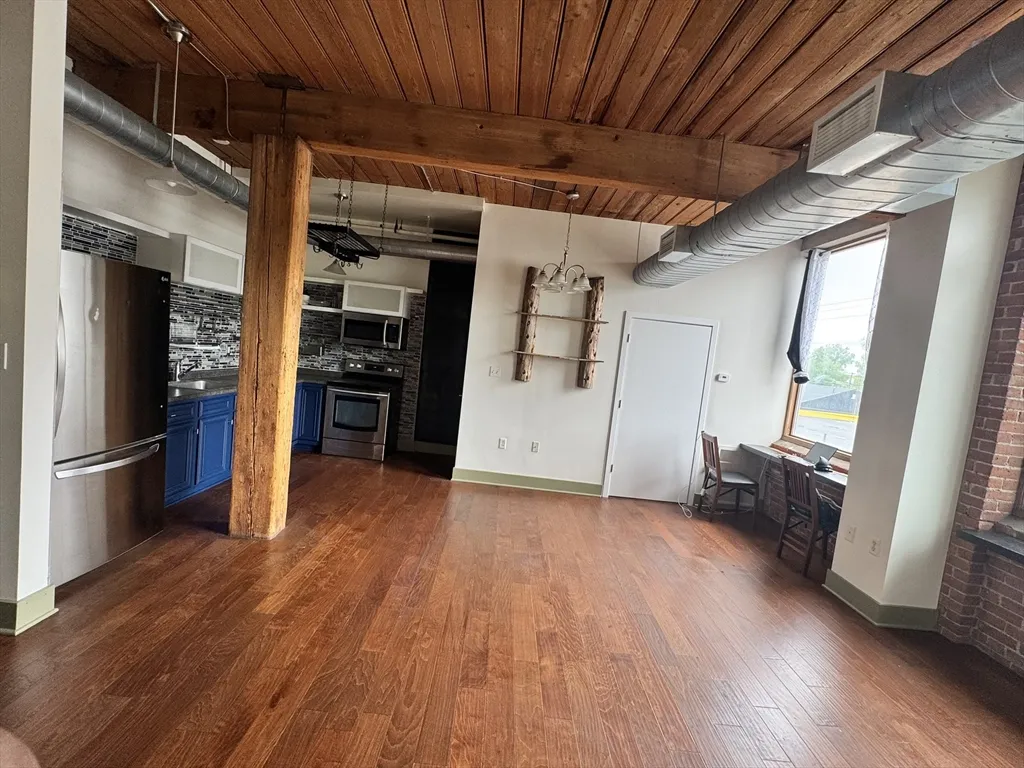 2 bed, 2 bath apartment for rent at 146 Court St Unit 204, Brockton — photo 3 of 7