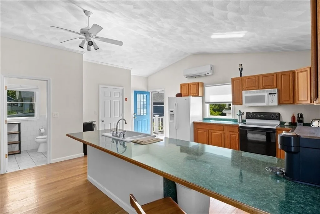 1 bed, 1 bath apartment for rent at 146 Dana Ave Unit R, Hyde Park — photo 12 of 23