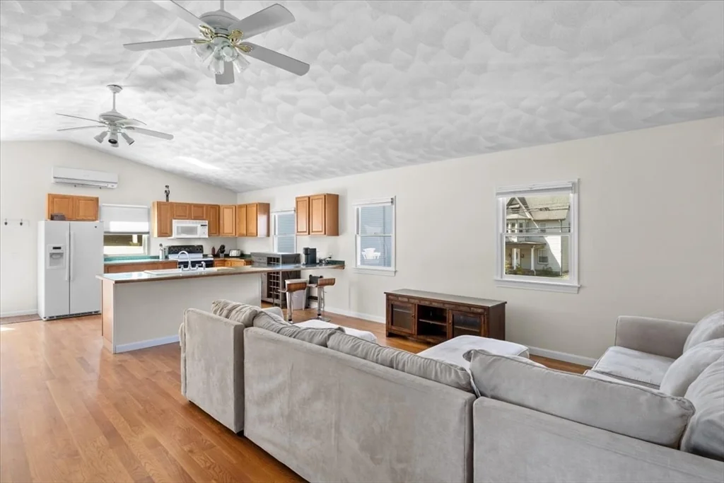 1 bed, 1 bath apartment for rent at 146 Dana Ave Unit R, Hyde Park — photo 5 of 23