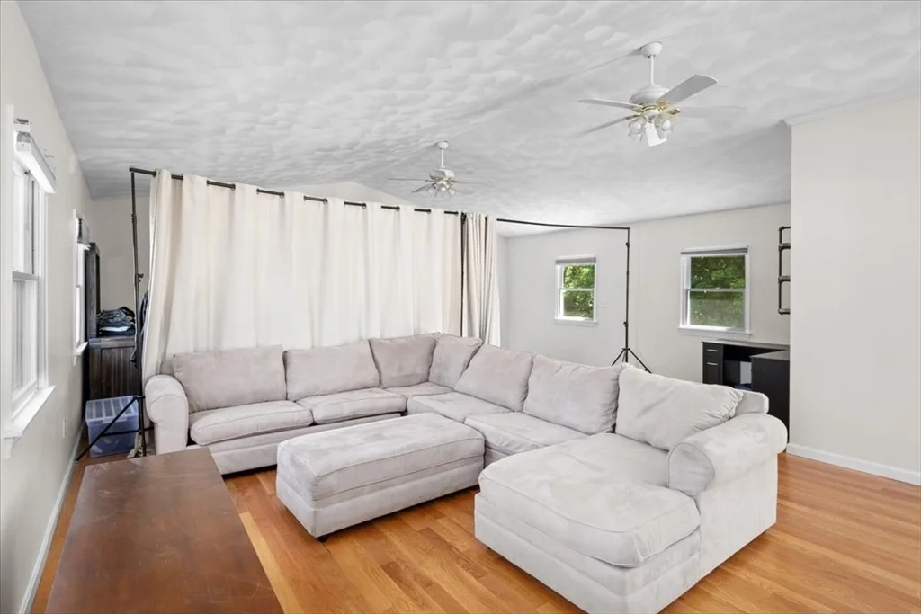 1 bed, 1 bath apartment for rent at 146 Dana Ave Unit R, Hyde Park — photo 4 of 23