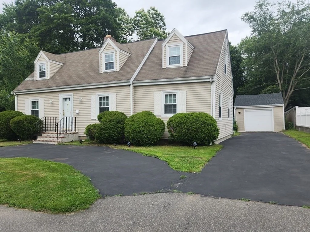 4 bed, 2 bath apartment for rent at 146 Grafton Unit 146, Brockton — photo 1 of 30