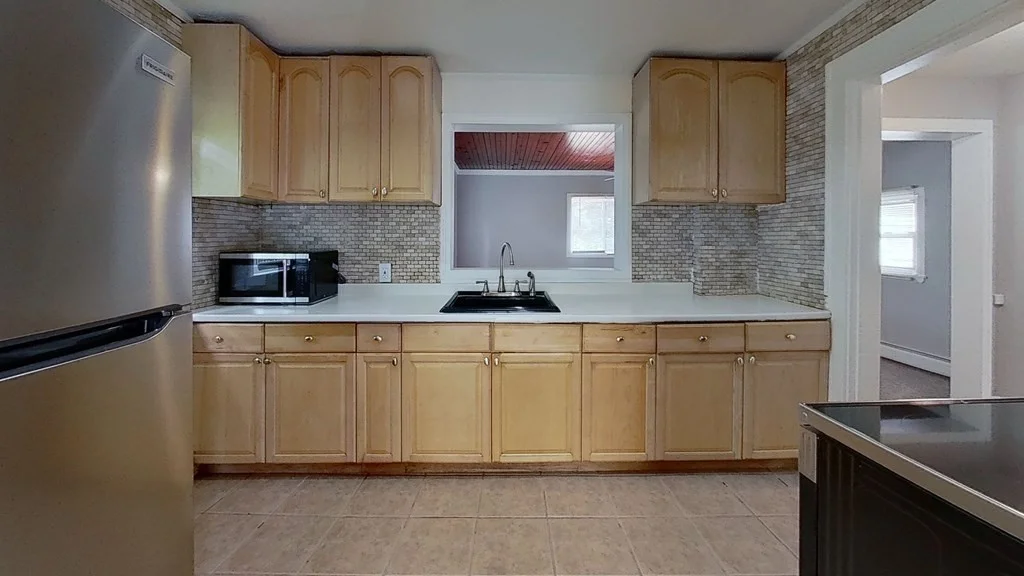 4 bed, 2 bath apartment for rent at 146 Grafton Unit 146, Brockton — photo 11 of 30