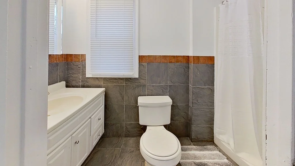 4 bed, 2 bath apartment for rent at 146 Grafton Unit 146, Brockton — photo 14 of 30