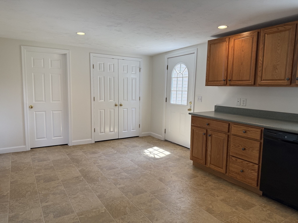2 bed, 1 bath apartment for rent at 146 Hayden Rowe Unit A, Hopkinton — photo 7 of 27
