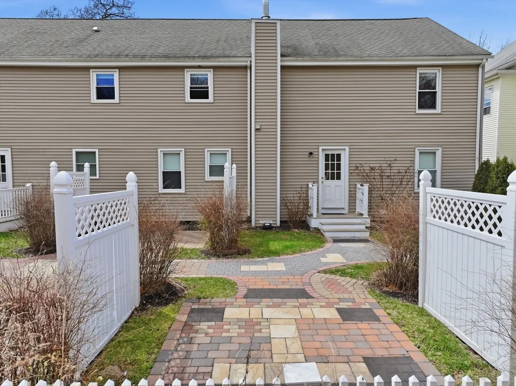 2 bed, 1 bath apartment for rent at 146 Hecla St Unit 2, North Uxbridge — photo 5 of 26