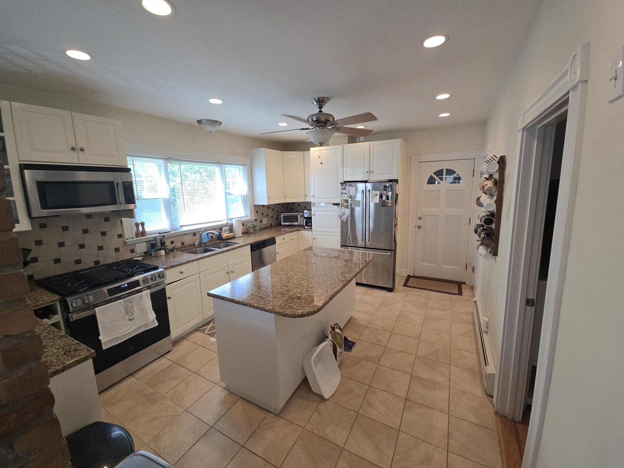 2 bed, 1 bath apartment for rent at 146 Hillside Rd Unit 1, Watertown — photo 5 of 23