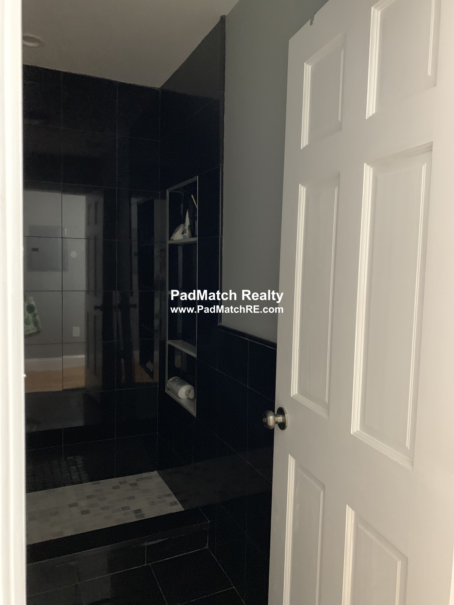 5 bed, 2 bath apartment for rent at 146 Hillside St Unit OL2, Mission Hill — photo 19 of 19