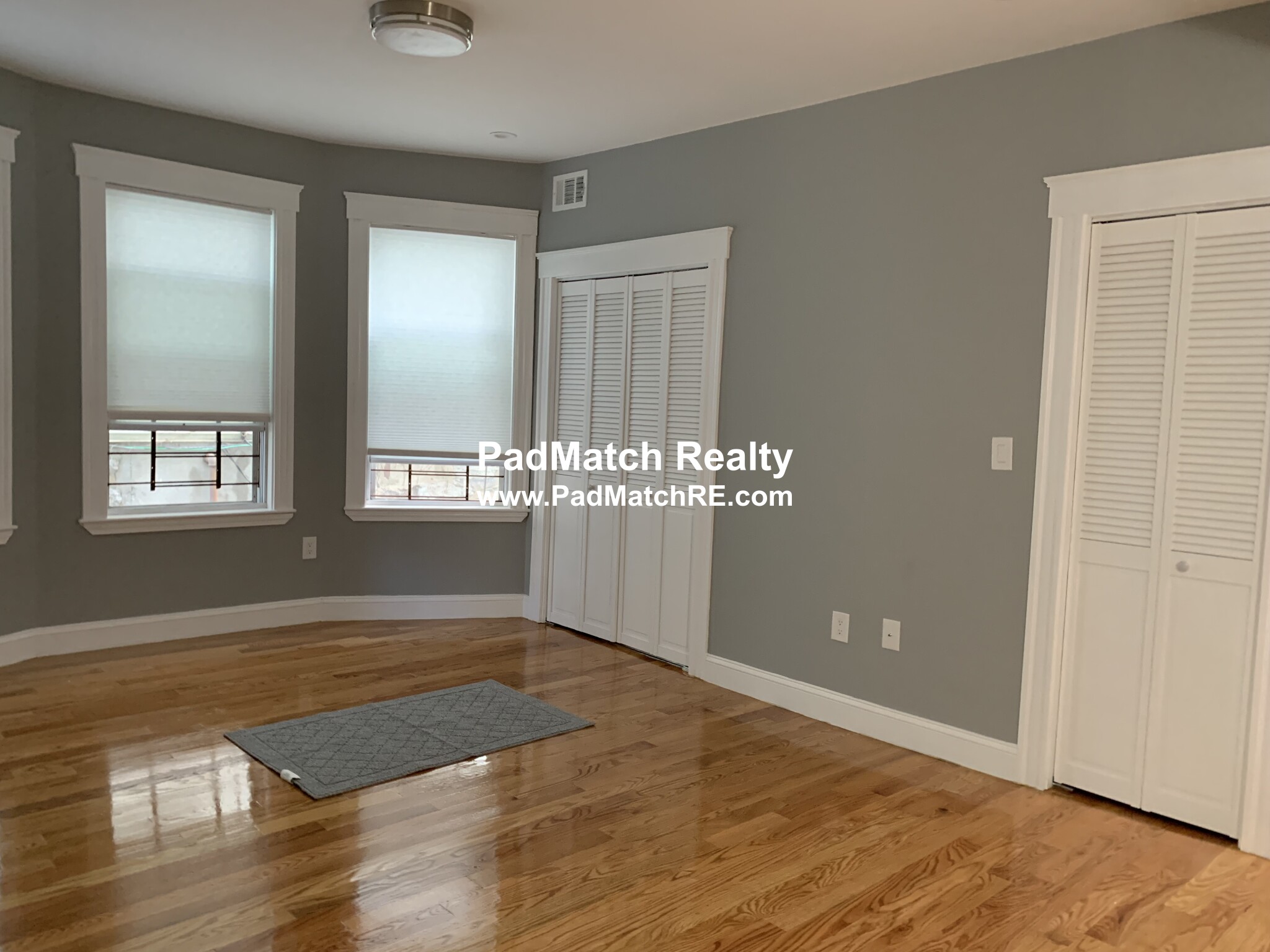 5 bed, 2 bath apartment for rent at 146 Hillside St Unit OL2, Mission Hill — photo 4 of 19