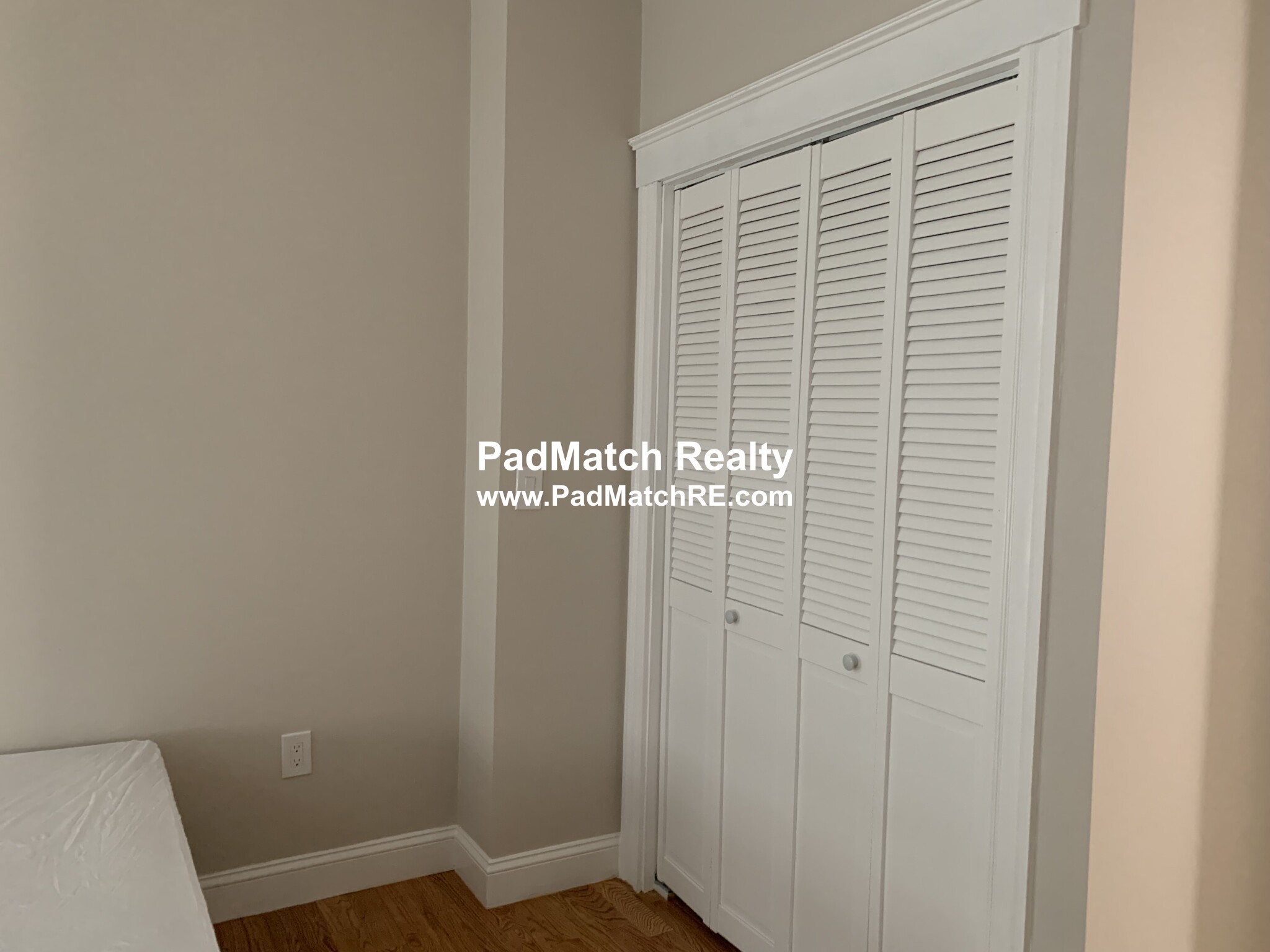 5 bed, 2 bath apartment for rent at 146 Hillside St Unit OL2, Mission Hill — photo 13 of 19