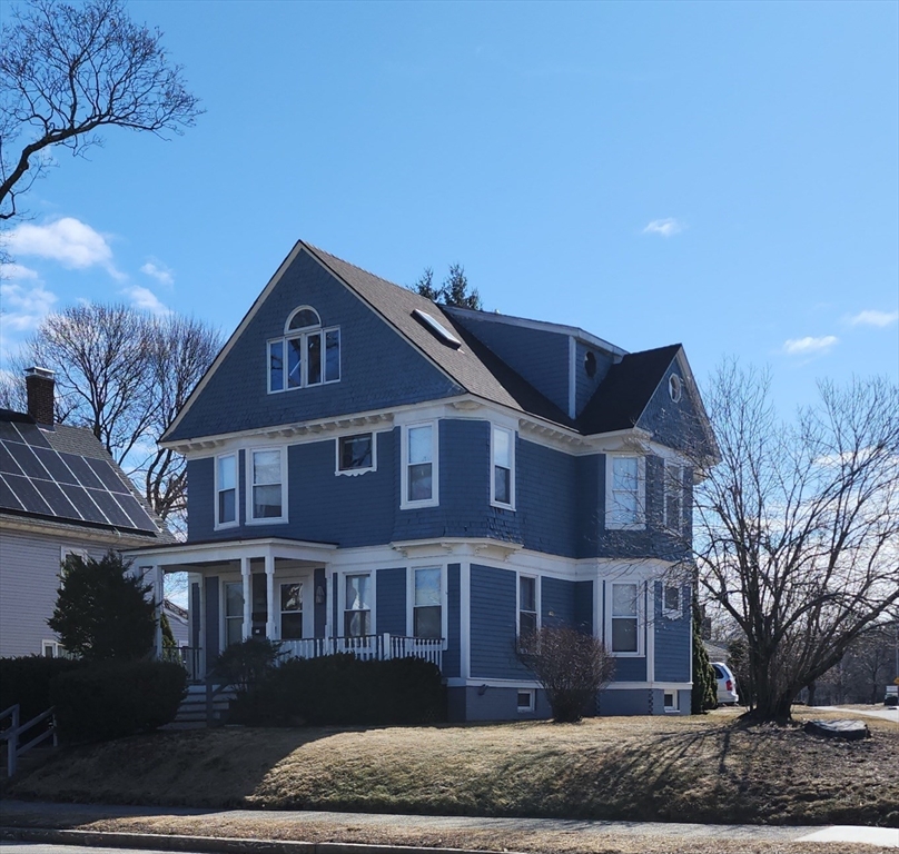 1 bed, 1 bath apartment for rent at 146 June St Unit 3, Worcester — photo 1 of 11