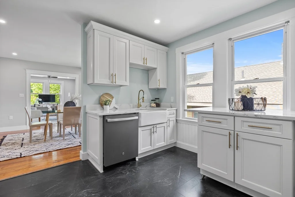 3 bed, 2 bath apartment for rent at 146 Kittredge Unit 2, Roslindale — photo 4 of 24