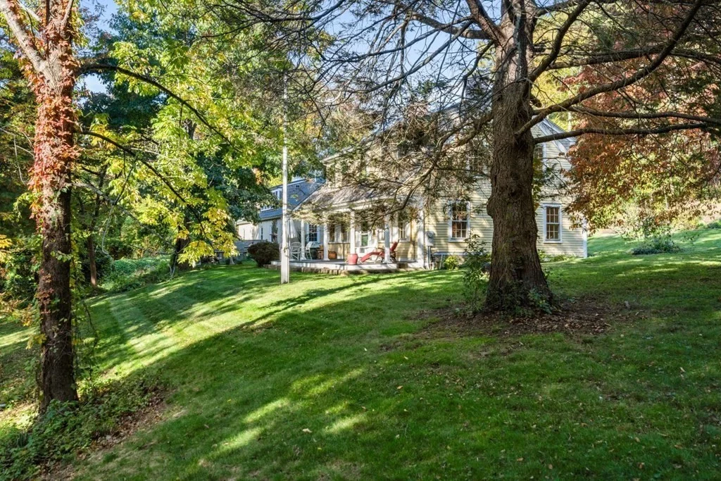 5 bed, 2 bath apartment for rent at 146 Mansion Dr, Walpole — photo 4 of 5