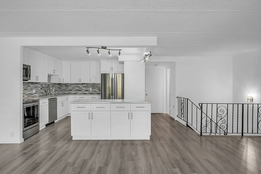 2 bed, 1 bath apartment for rent at 146 Marble St Unit 211, Stoneham — photo 4 of 19