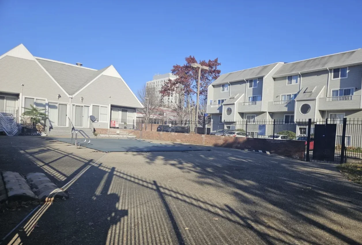 1 bed, 1 bath apartment for rent at 146 North Beacon St Unit A2, Oak Square — photo 2 of 3