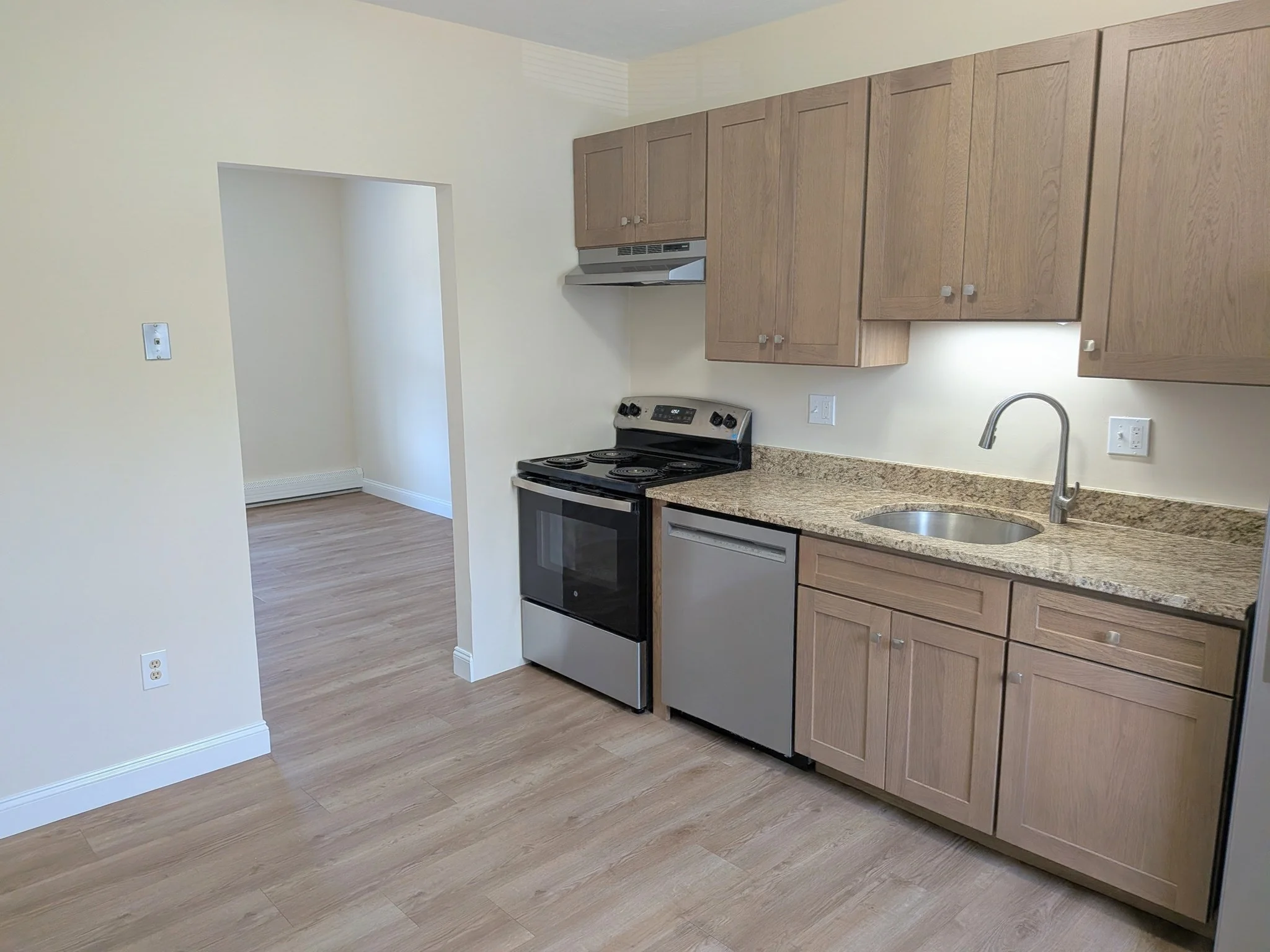 2 bed, 1 bath apartment for rent at 146 Pine St Unit 1, Attleboro — photo 11 of 25