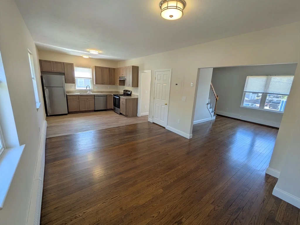 2 bed, 1 bath apartment for rent at 146 Pine St Unit 4, Attleboro — photo 3 of 23