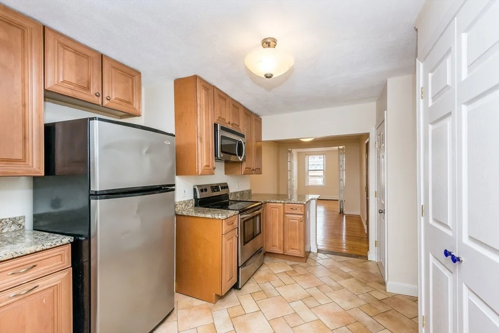 2 bed, 1 bath apartment for rent at 146 Salem Unit 5, North End — photo 5 of 22