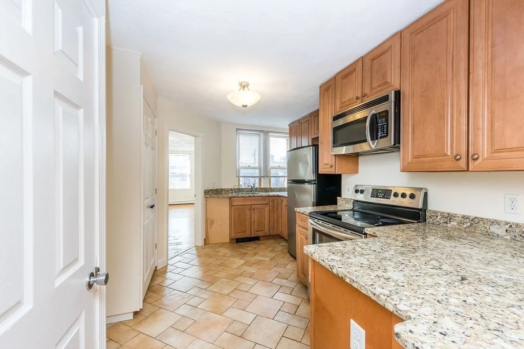 2 bed, 1 bath apartment for rent at 146 Salem Unit 5, North End