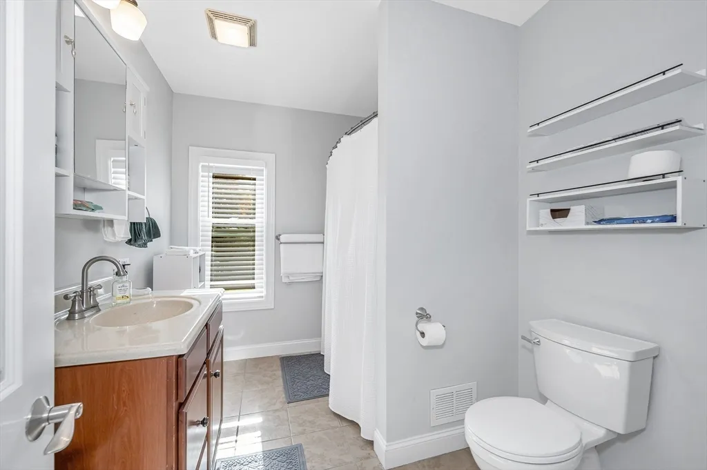3 bed, 1 bath apartment for rent at 146 So Pleasant St Unit 146, Haverhill — photo 14 of 16