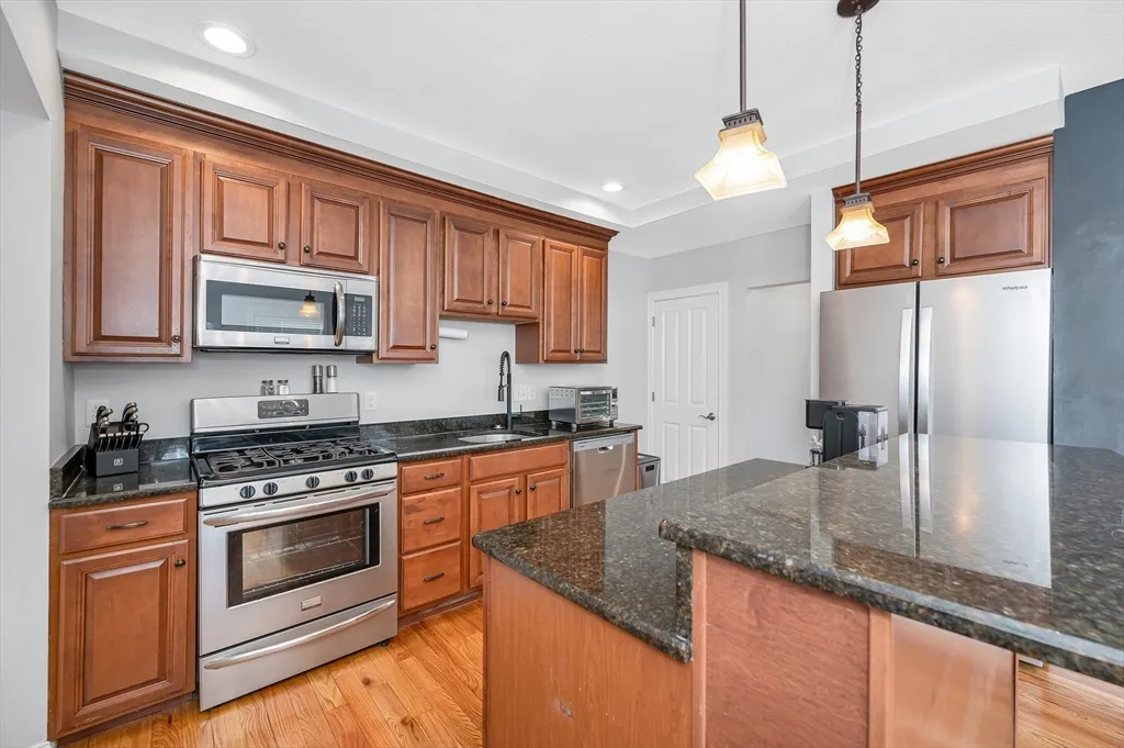 3 bed, 1 bath apartment for rent at 146 So Pleasant St Unit 146, Haverhill — photo 2 of 16