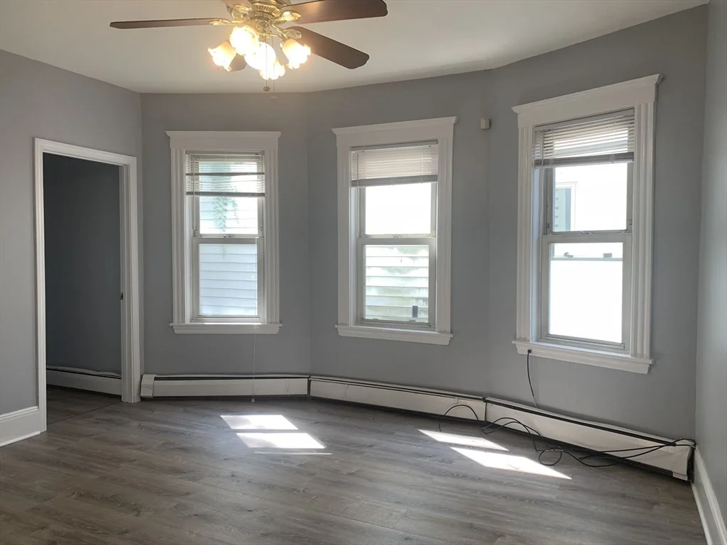 3 bed, 1 bath apartment for rent at 146 Spencer St Unit 1, Dorchester — photo 2 of 9