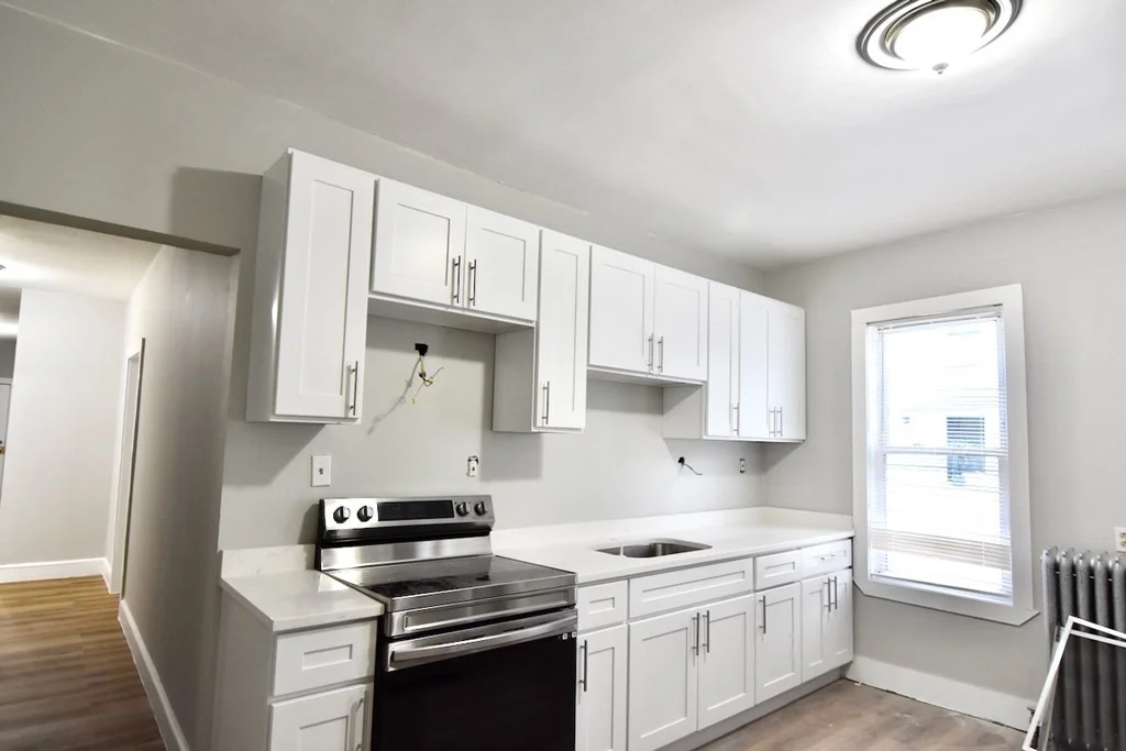 4 bed, 1 bath apartment for rent at 146 Stanwood St Unit 1, Dorchester — photo 3 of 15