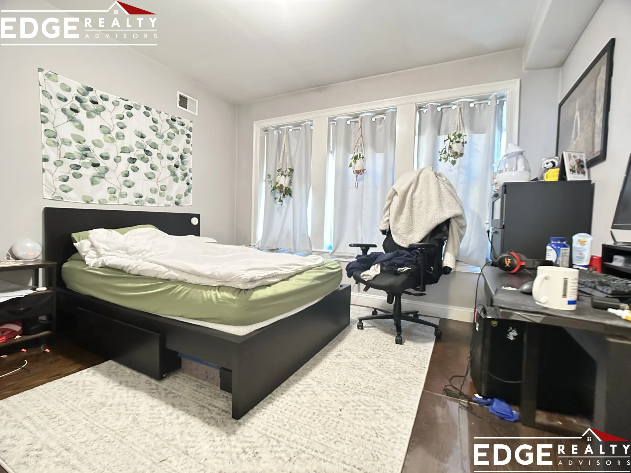 4 bed, 2 bath apartment for rent at 146 Sutherland Rd Unit 1, Brighton — photo 9 of 10