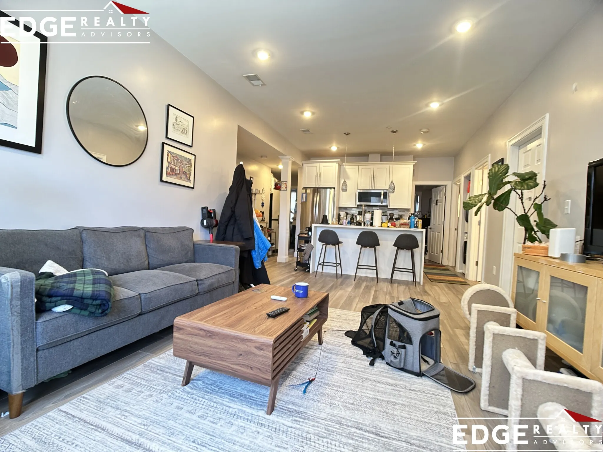 4 bed, 2 bath apartment for rent at 146 Sutherland Rd Unit 1, Brighton — photo 3 of 10