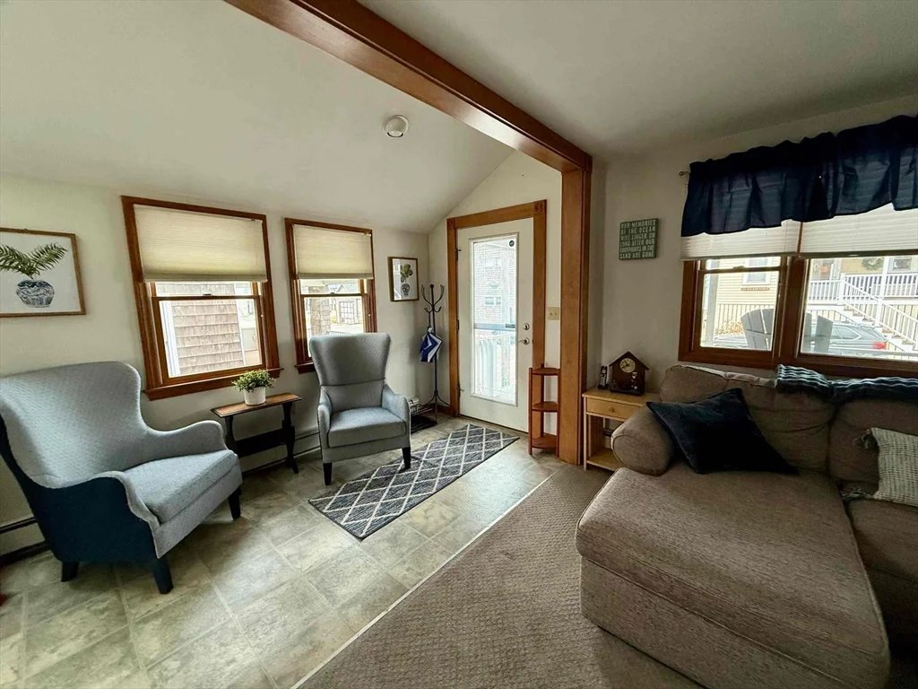3 bed, 2 bath apartment for rent at 146 Turner Rd, Sand Hills — photo 5 of 20