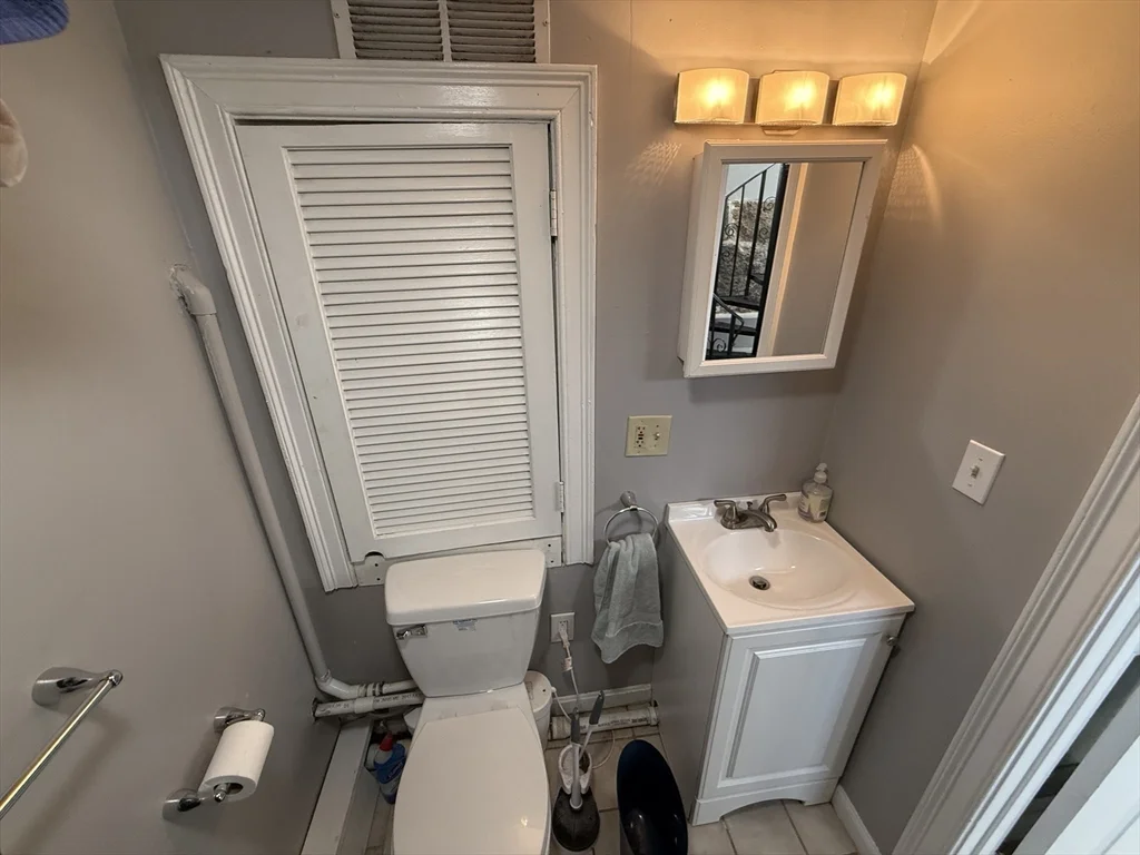 3 bed, 2 bath apartment for rent at 146 W Fourth St Unit 1, South Boston — photo 18 of 30