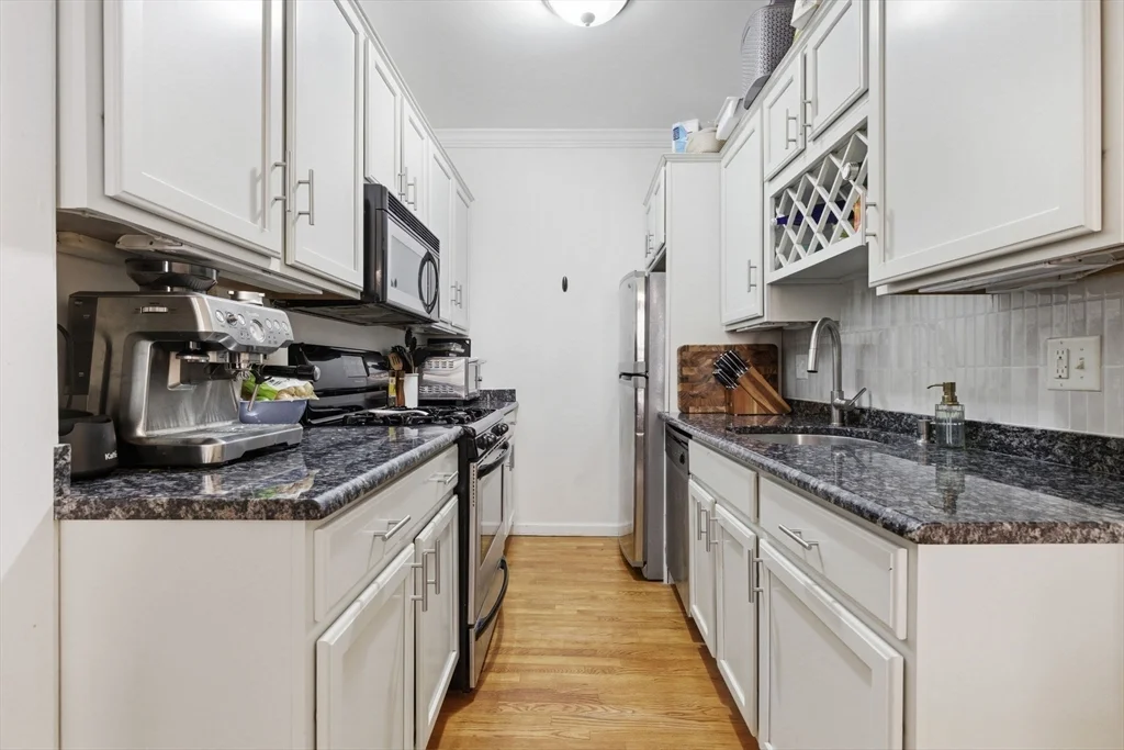 1 bed, 1 bath apartment for rent at 146 Warren Ave Unit 2, South Boston — photo 6 of 11