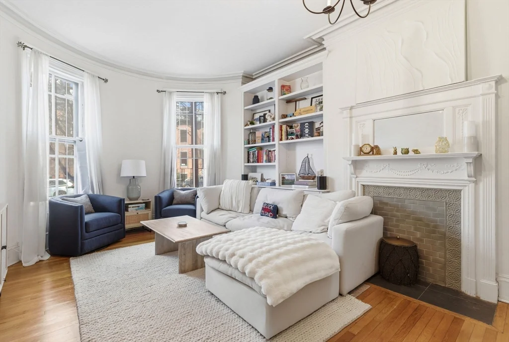 1 bed, 1 bath apartment for rent at 146 Warren Ave Unit 2, South Boston