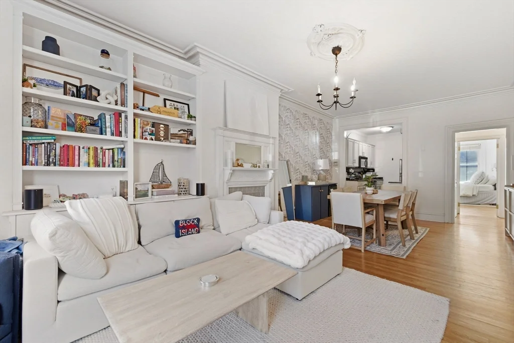 1 bed, 1 bath apartment for rent at 146 Warren Ave Unit 2, South Boston — photo 3 of 11