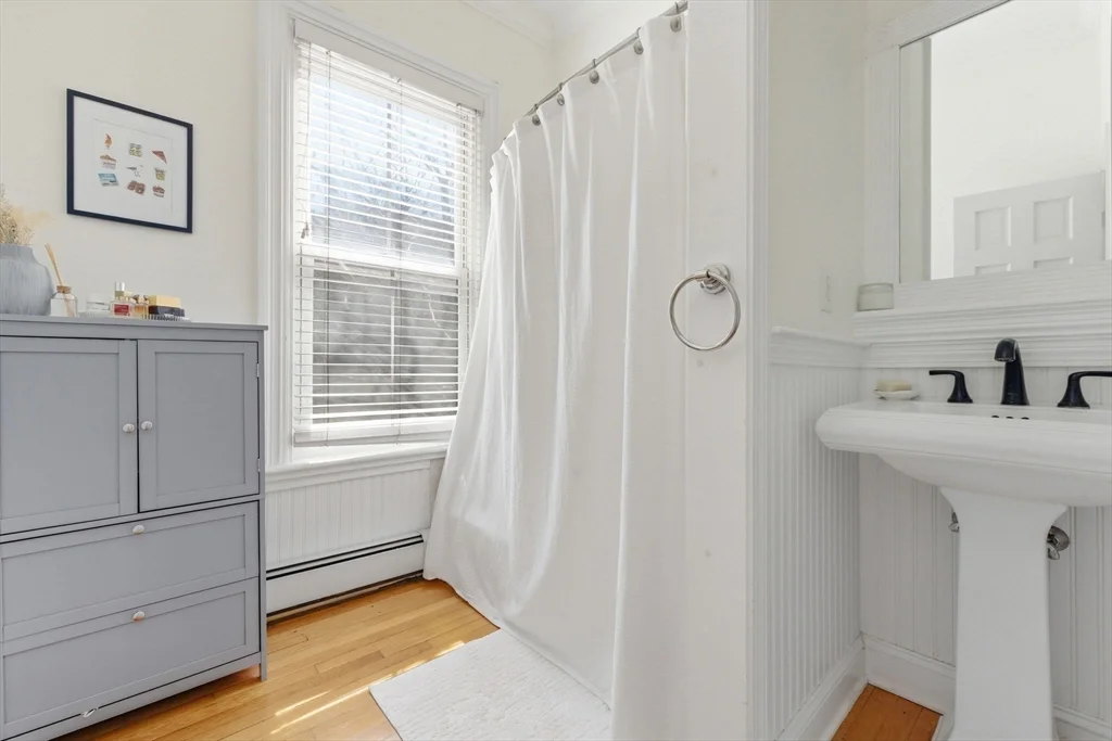 1 bed, 1 bath apartment for rent at 146 Warren Ave Unit 2, South Boston — photo 10 of 11
