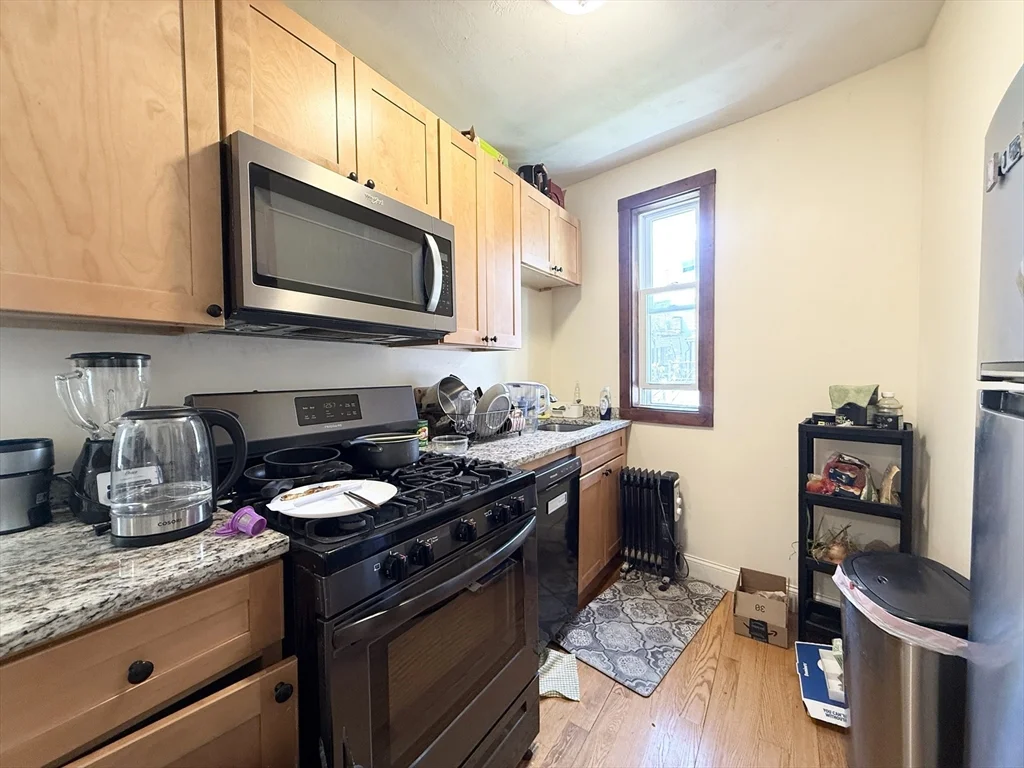 3 bed, 1 bath apartment for rent at 146 Webster Ave Unit 1, Kendall Square — photo 3 of 8