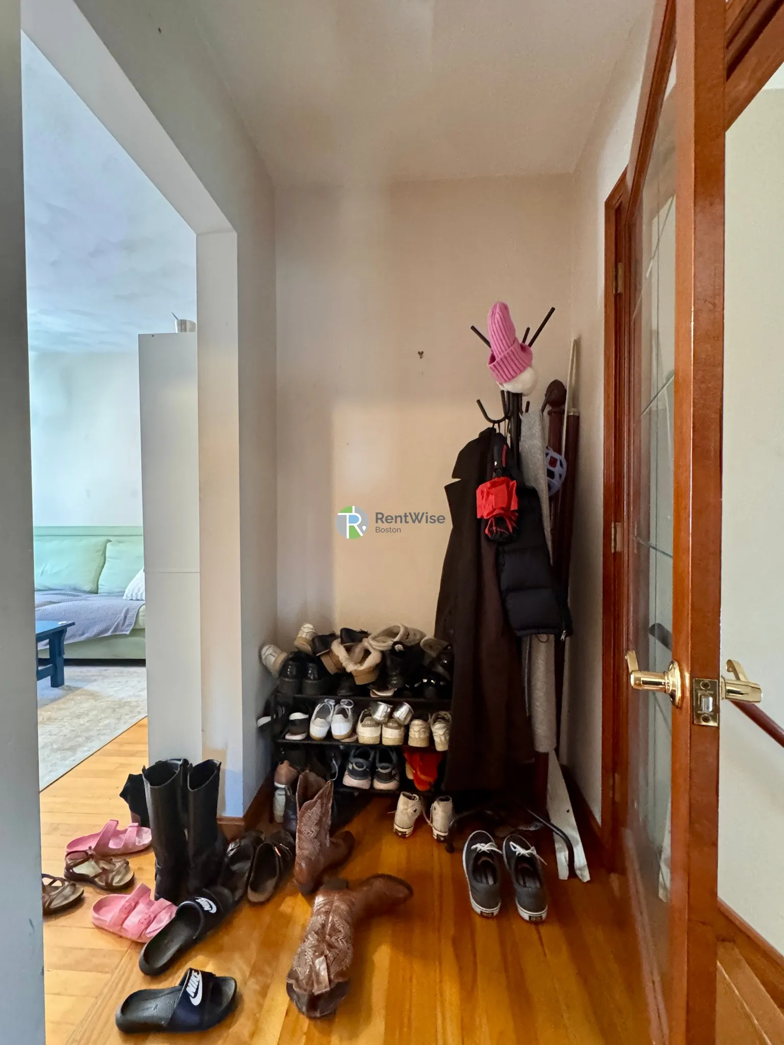 6 bed, 2 bath apartment for rent at 146 West Adams St Unit 1, West Somerville — photo 5 of 46