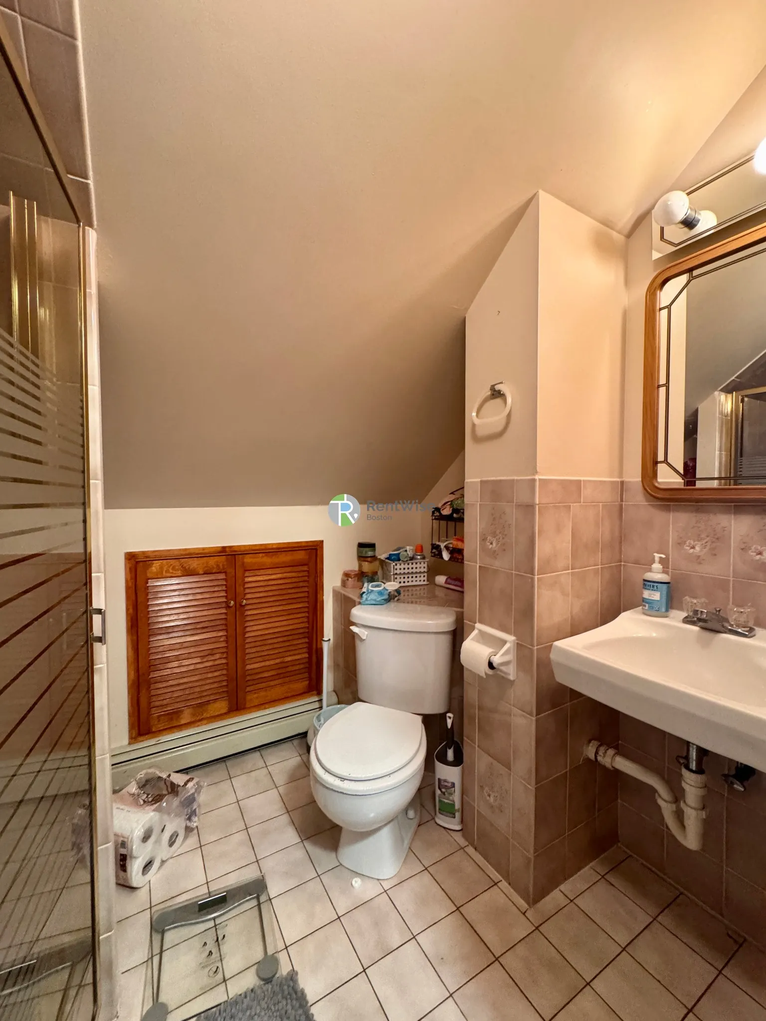 6 bed, 2 bath apartment for rent at 146 West Adams St Unit 1, West Somerville — photo 15 of 46