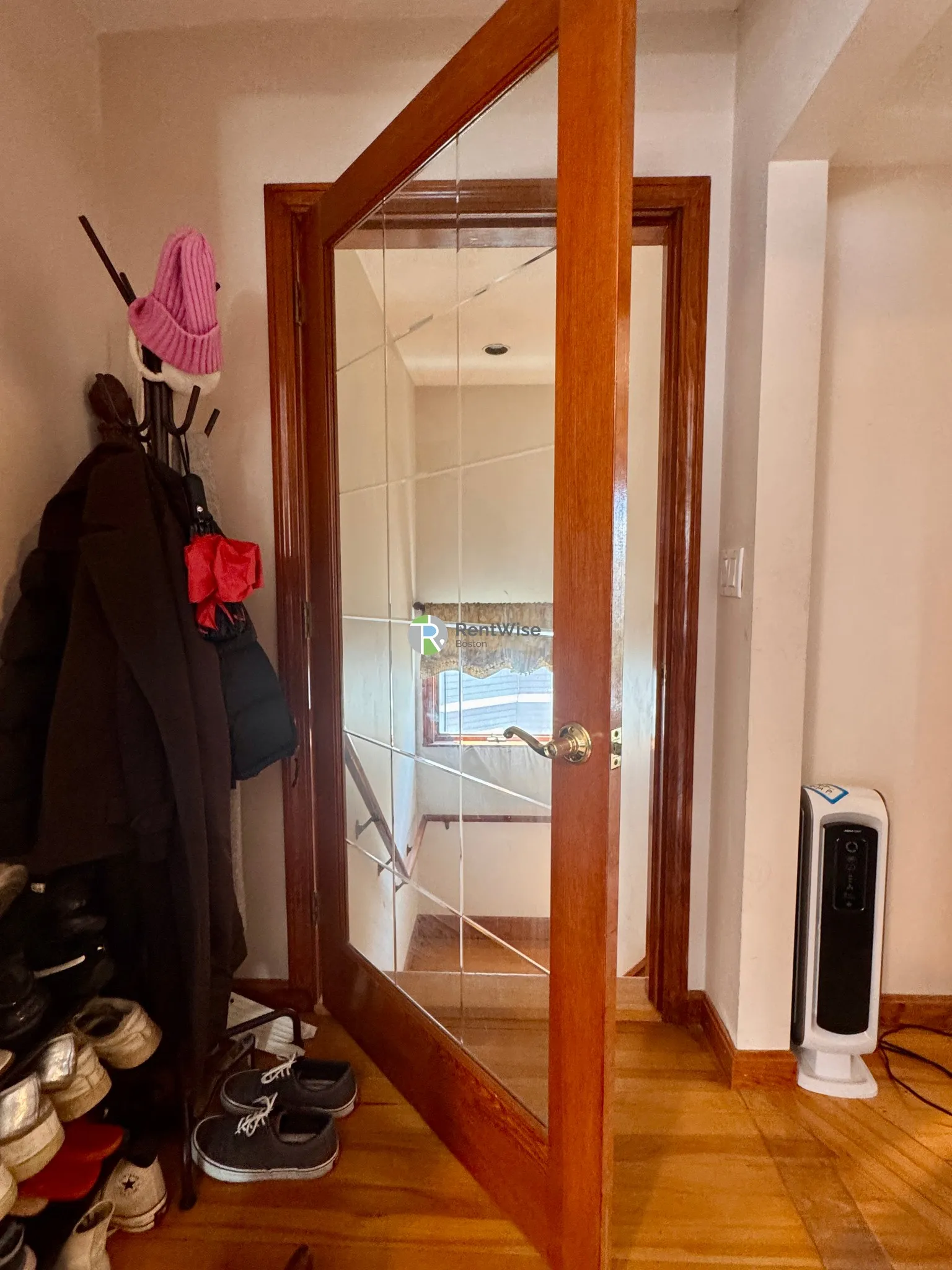 6 bed, 2 bath apartment for rent at 146 West Adams St Unit 1, West Somerville — photo 4 of 46