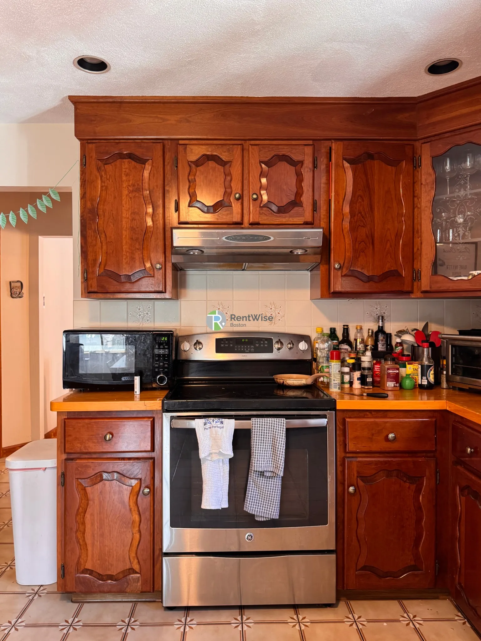 6 bed, 2 bath apartment for rent at 146 West Adams St Unit 1, West Somerville — photo 29 of 46