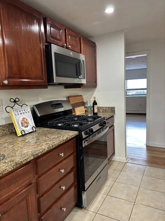 1 bed, 1 bath apartment for rent at 146 Willow St Unit 02, Waltham — photo 2 of 11