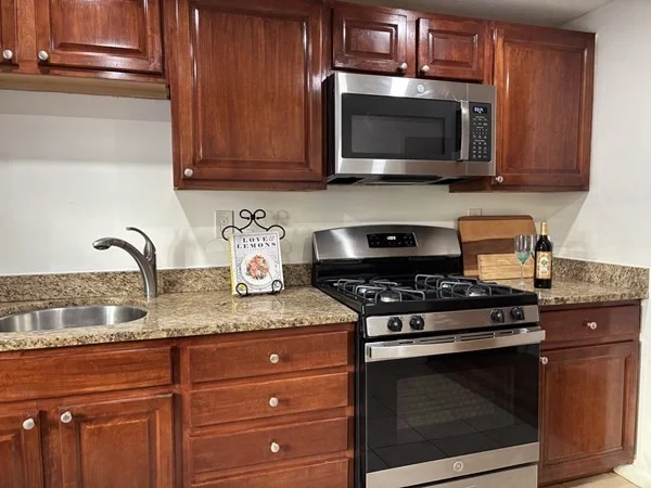 2 bed, 1 bath apartment for rent at 146 Willow St Unit 2, Waltham — photo 1 of 8