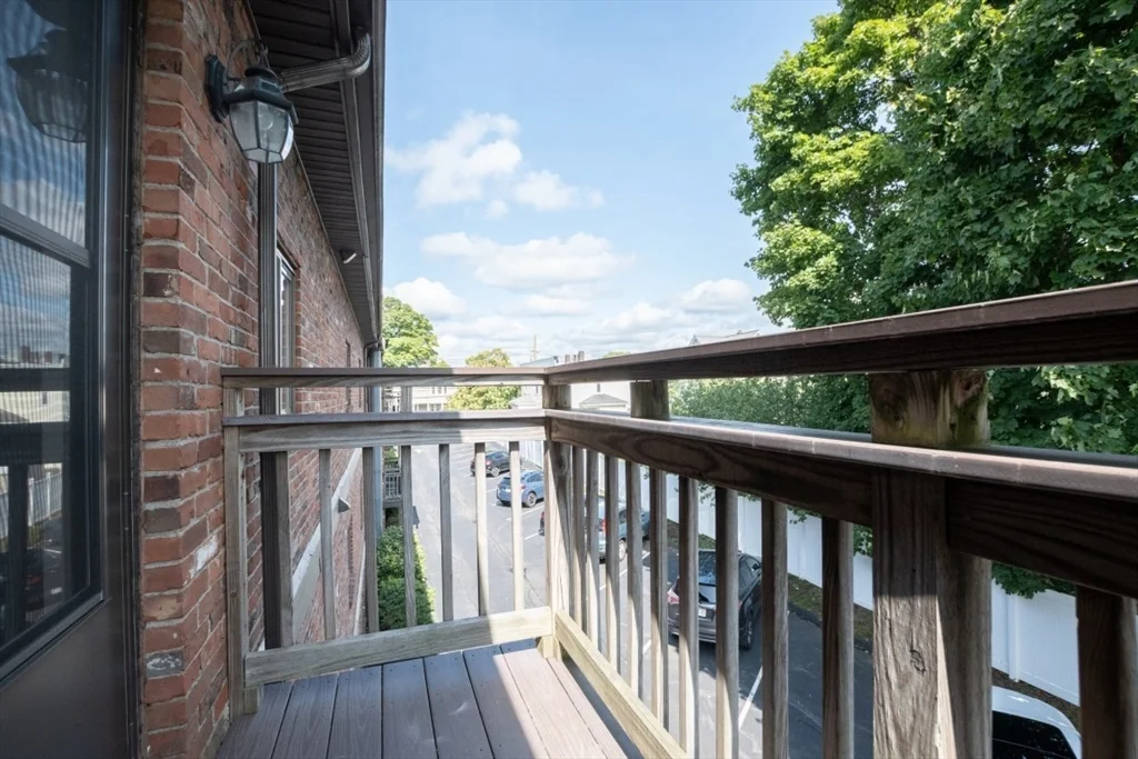 2 bed, 1 bath apartment for rent at 146 Willow St Unit 22, Waltham — photo 6 of 17