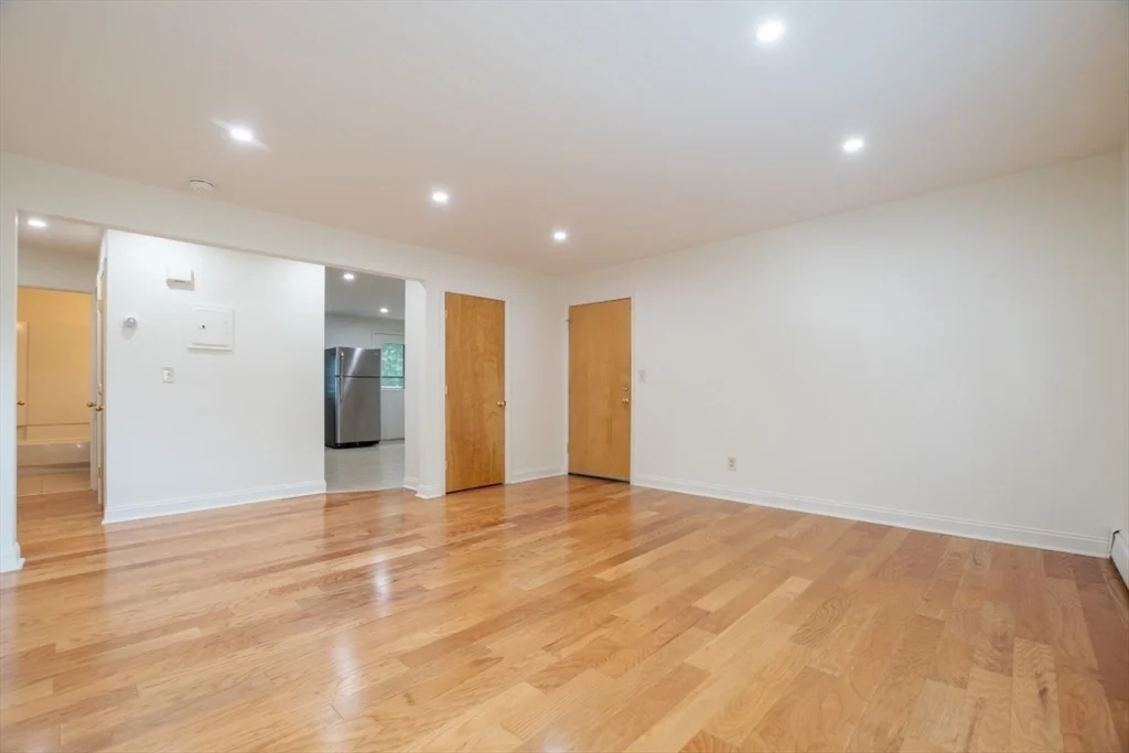 2 bed, 1 bath apartment for rent at 146 Willow St Unit 35, Waltham — photo 6 of 17