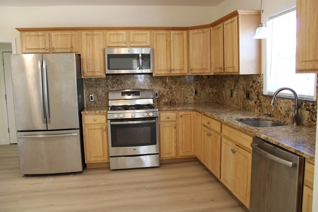 3 bed, 2 bath apartment for rent at 1461 Hyde Park Ave Unit 1, Hyde Park — photo 2 of 17